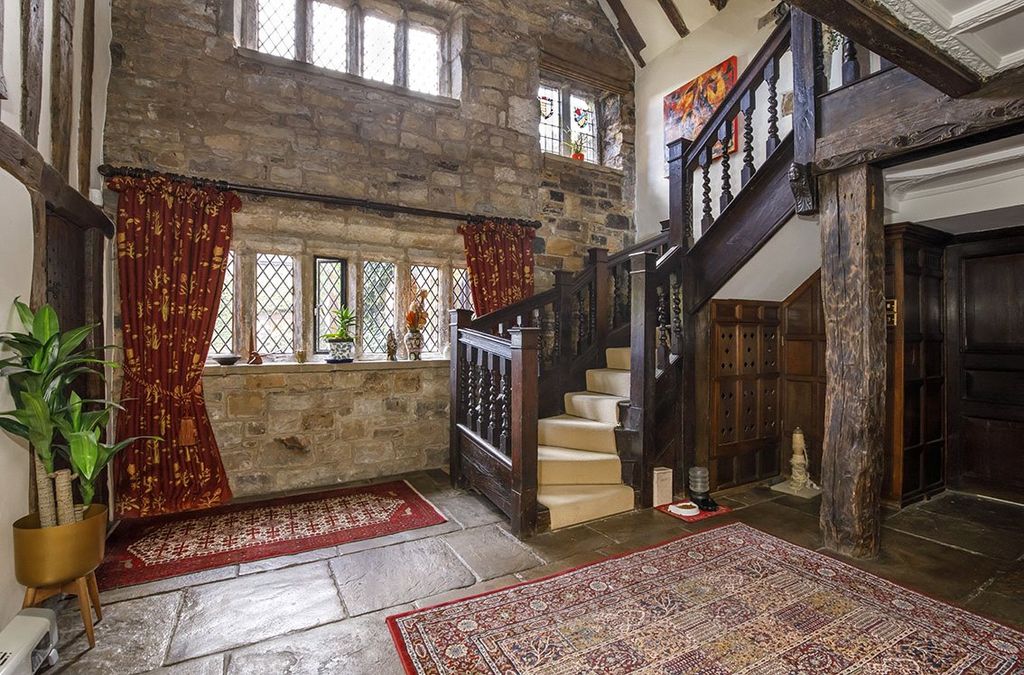 Property photo 1 of 53 Picture No. 98