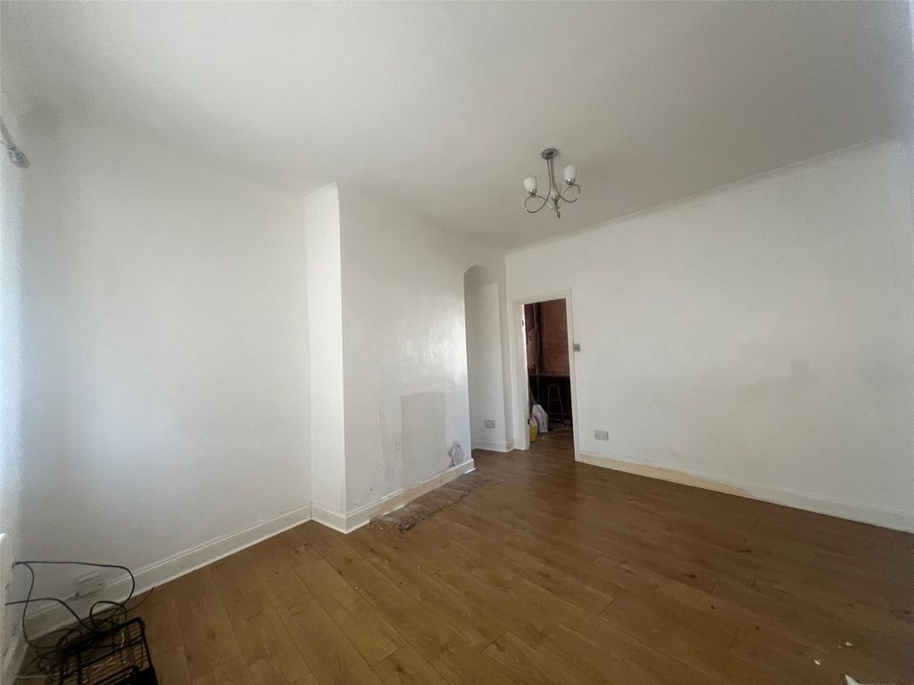 Property photo 3 of 7 Picture No. 09