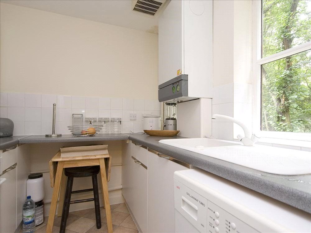 Property photo 3 of 6 Kitchen