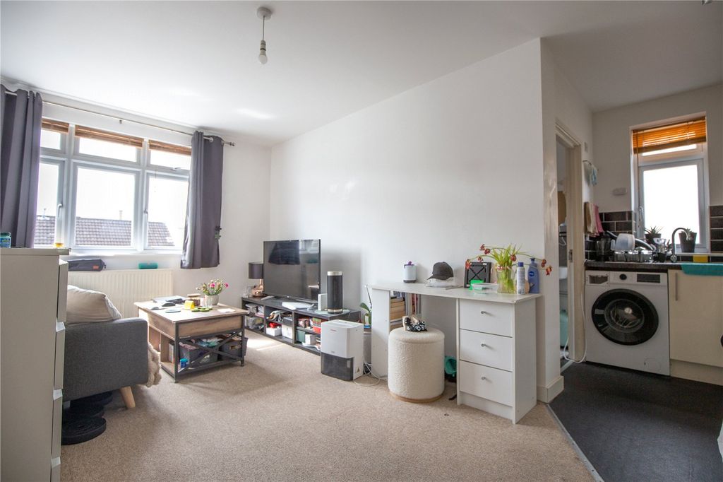 Property photo 3 of 8 Picture No. 06