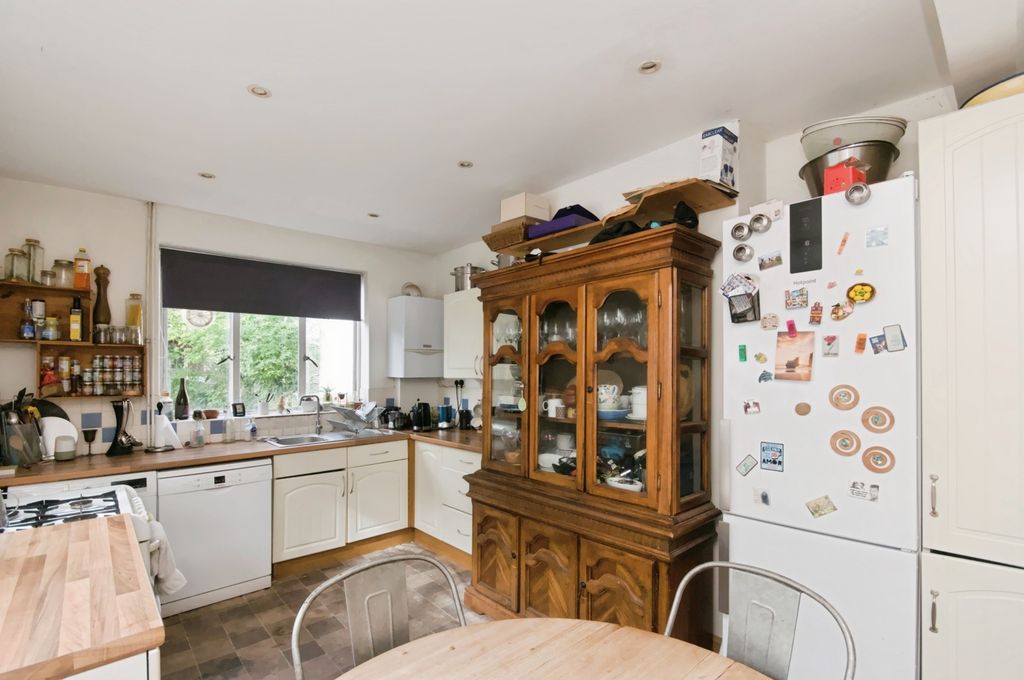 Property photo 3 of 36 Pbox-Img.Jpg