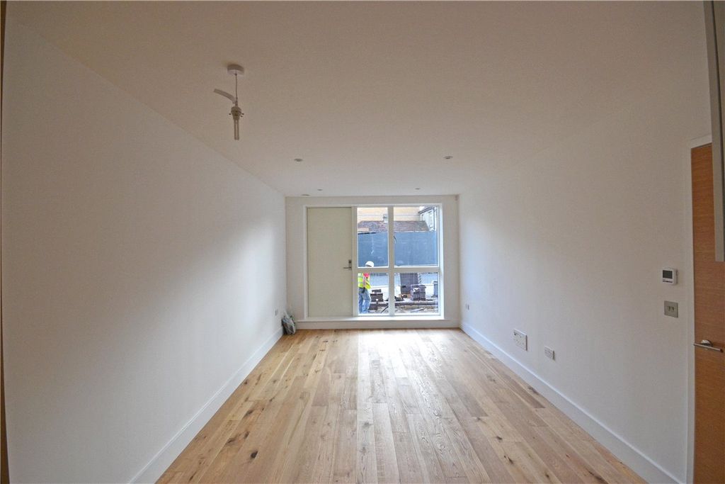 Property photo 2 of 8 Picture No. 03