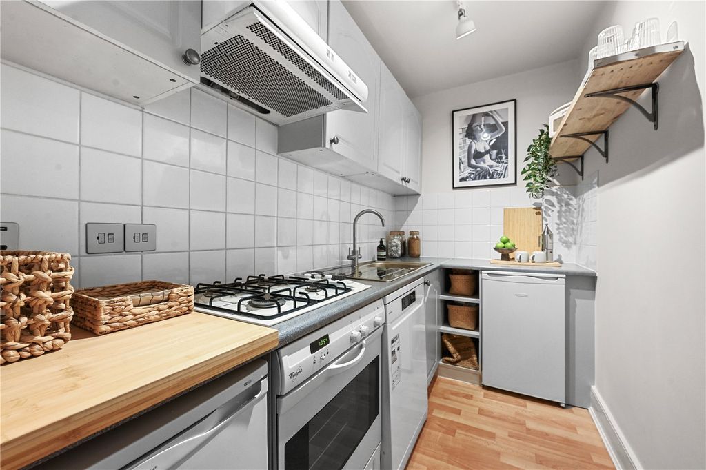 Property photo 2 of 13 Picture No. 24