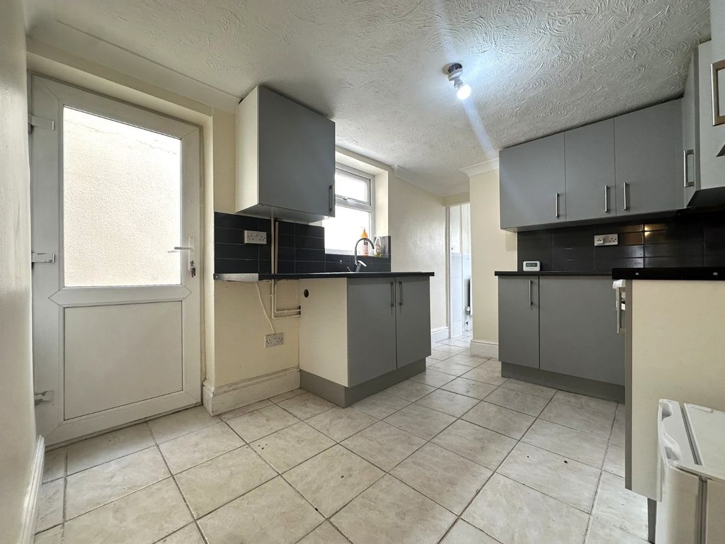 Property photo 2 of 13 Picture No. 10