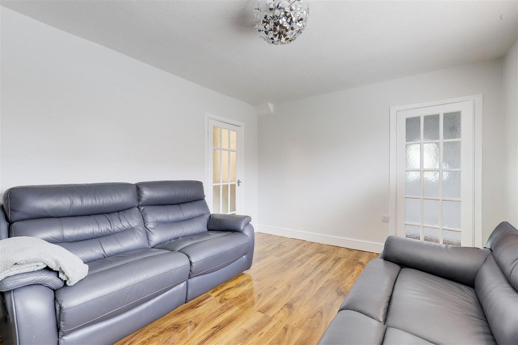 Property photo 3 of 11 1209.Jpg