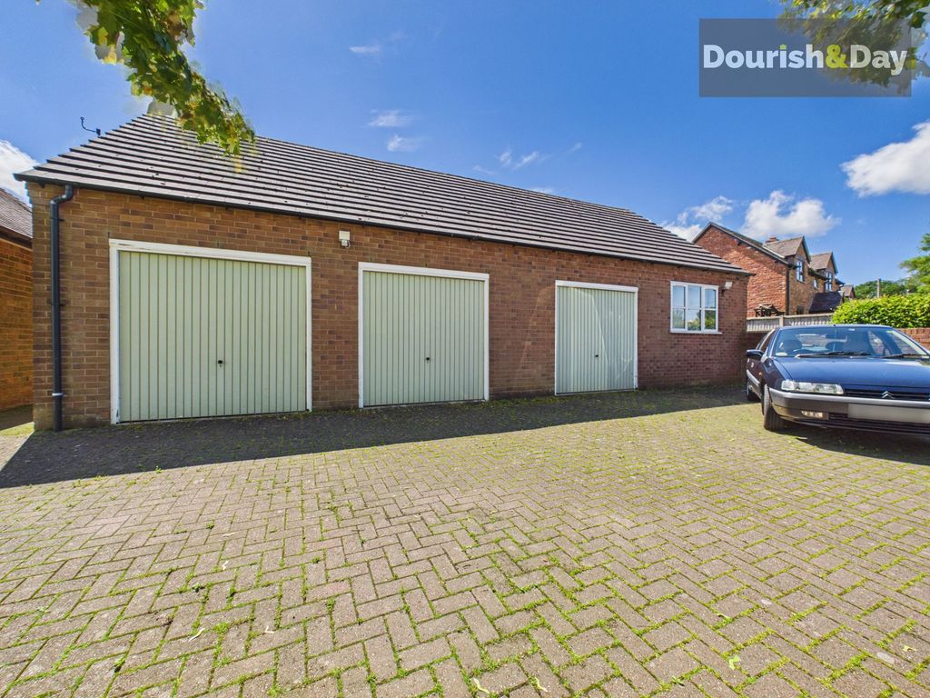 Property photo 2 of 51