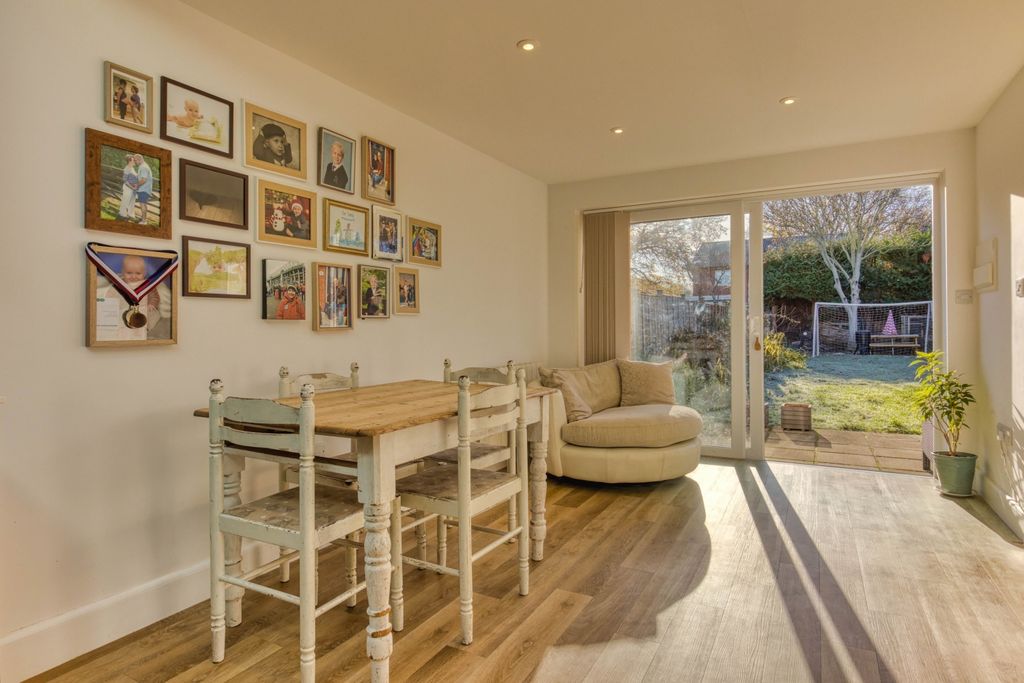 Property photo 3 of 31 Ewemove Taunton Fullands Road (22)