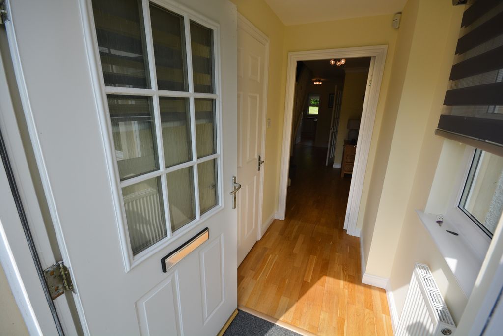 Property photo 2 of 21 Entrance Porch