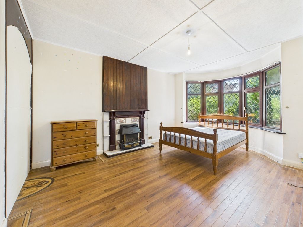 Property photo 3 of 18 4076695