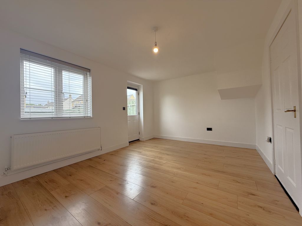 Property photo 2 of 11 Image