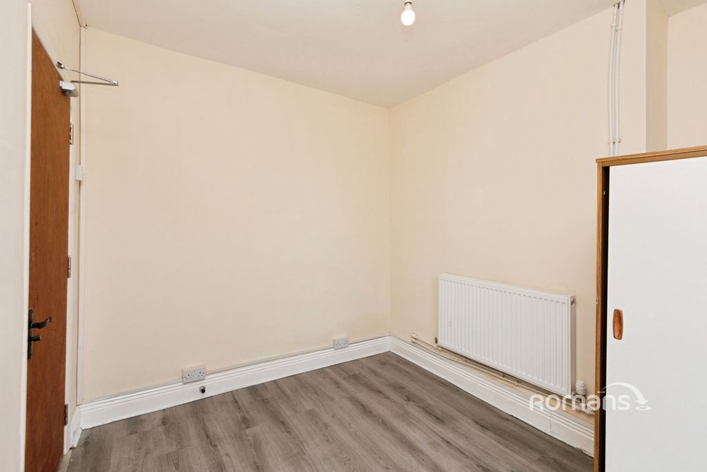 Property photo 3 of 9 Pbox-Img.Jpg