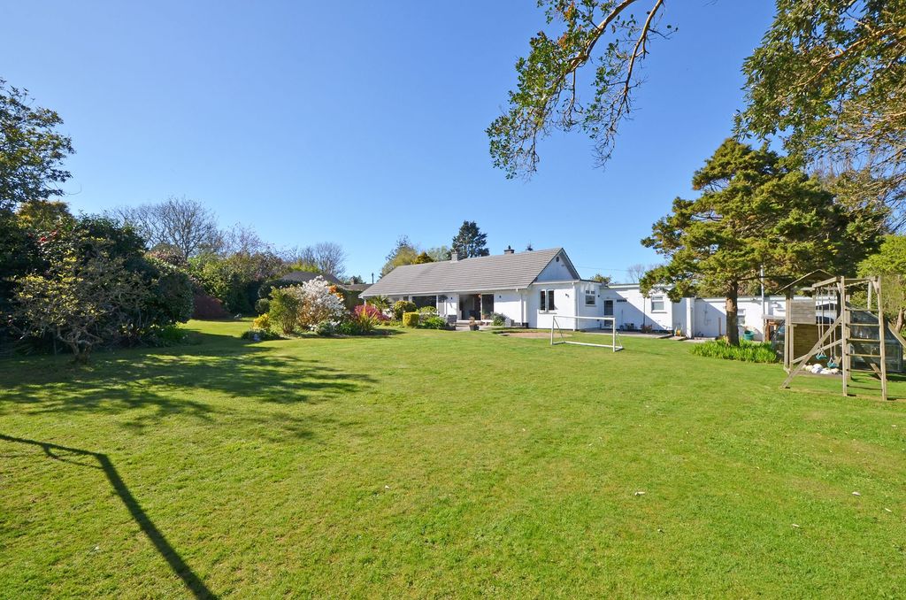 Property photo 1 of 41