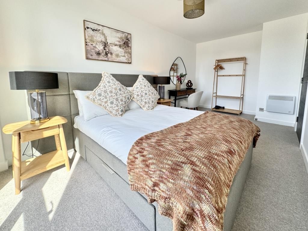 Property photo 2 of 8 Bedroom 5.Jpg