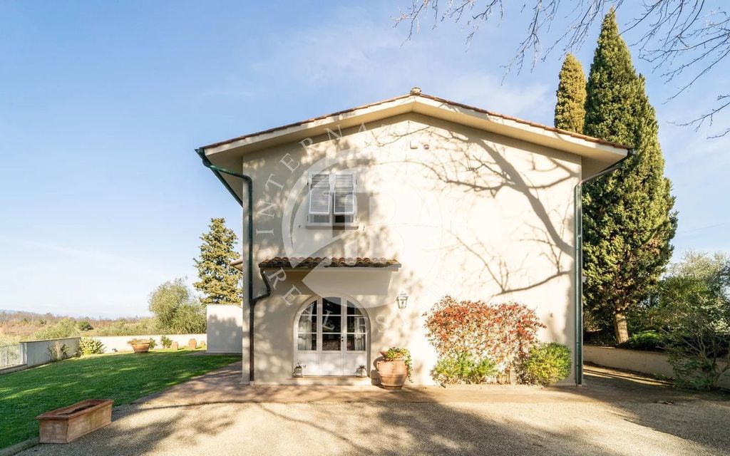 Property photo 3 of 34