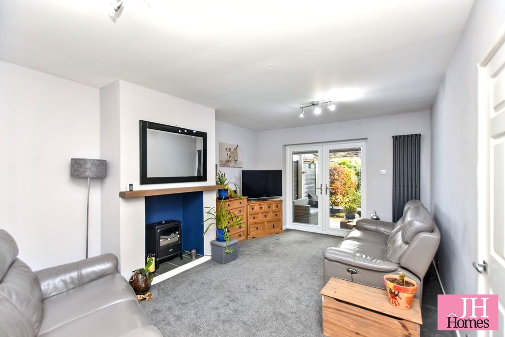 Property photo 2 of 19