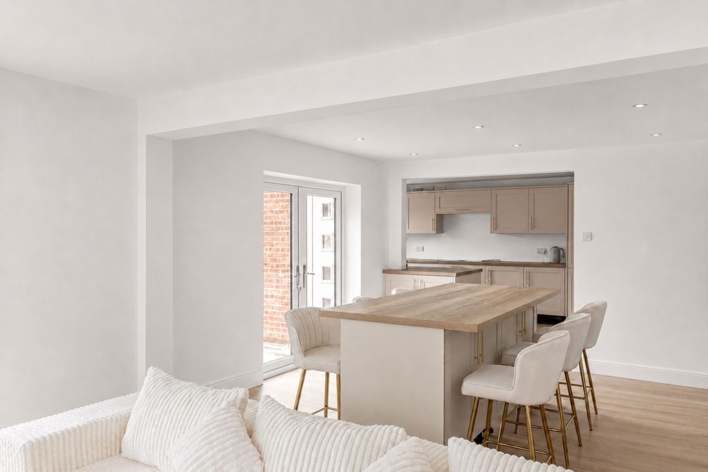 Property photo 2 of 35 Open Plan Family Dining Room Into Kitchen