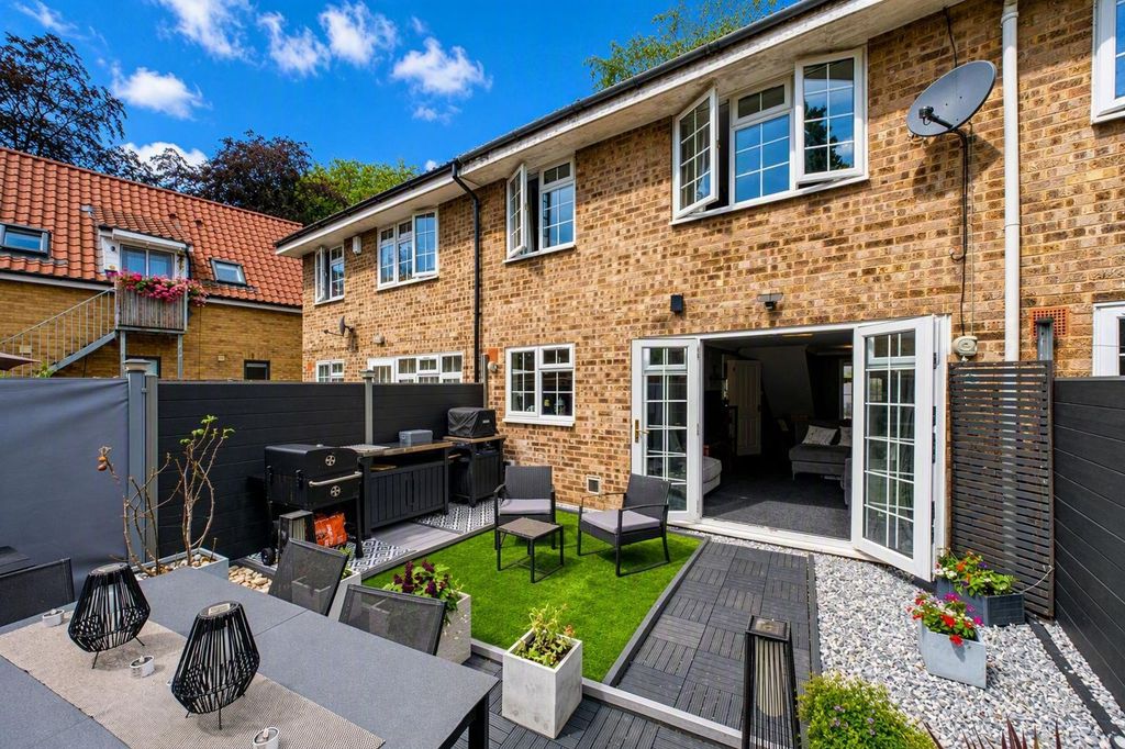 Property photo 2 of 19
