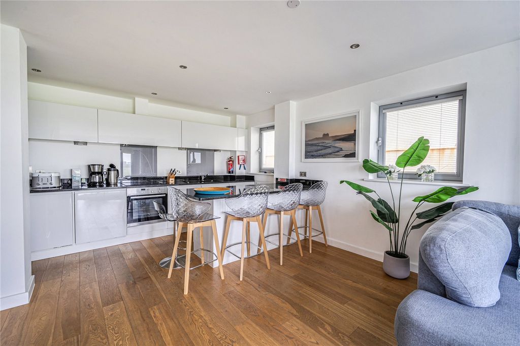 Property photo 2 of 19 Picture No. 13