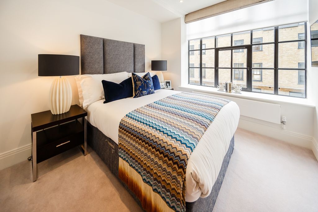 Property photo 3 of 20 8317244-Interior03