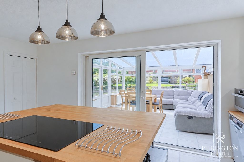 Property photo 3 of 15 5718054