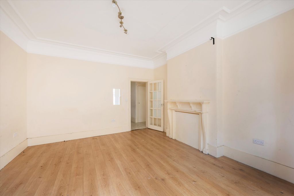 Property photo 3 of 10 Image