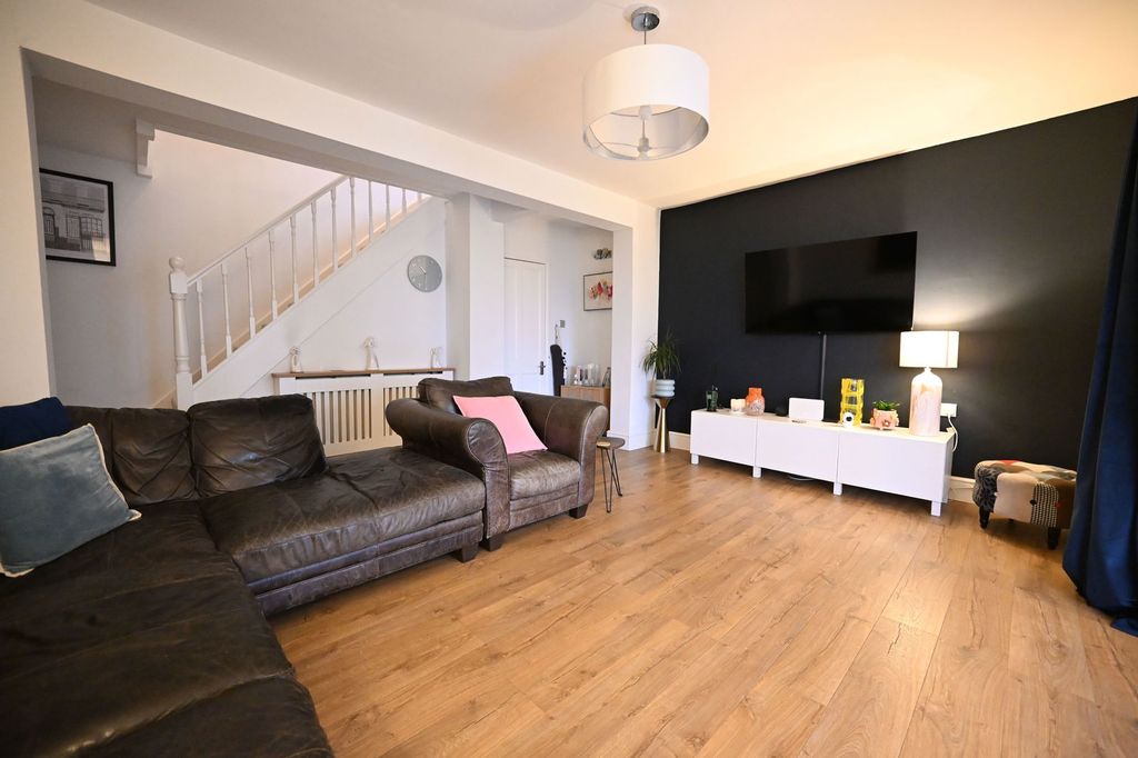 Property photo 3 of 29