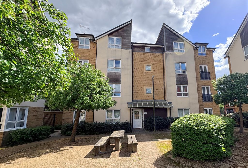 Property photo 1 of 9