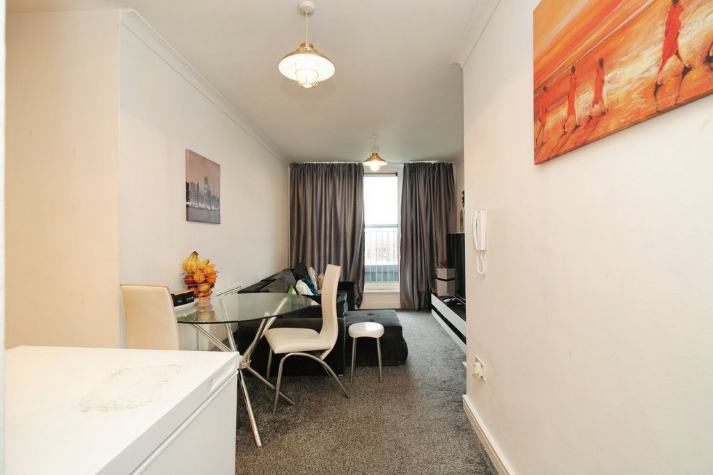 Property photo 3 of 12