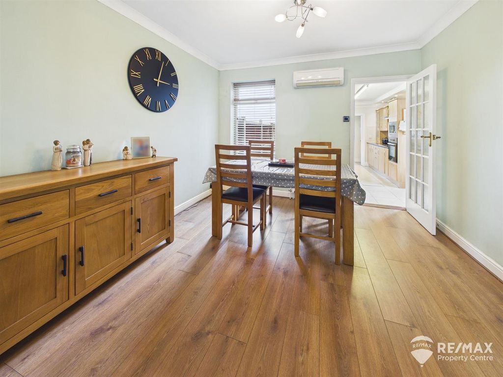 Property photo 3 of 25 Cam02842G0-Pr0348-Still036.Jpg