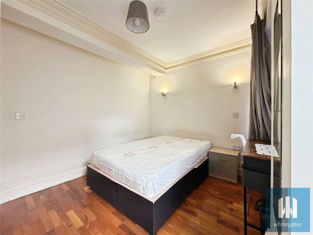 Property photo 3 of 21 Picture No. 04
