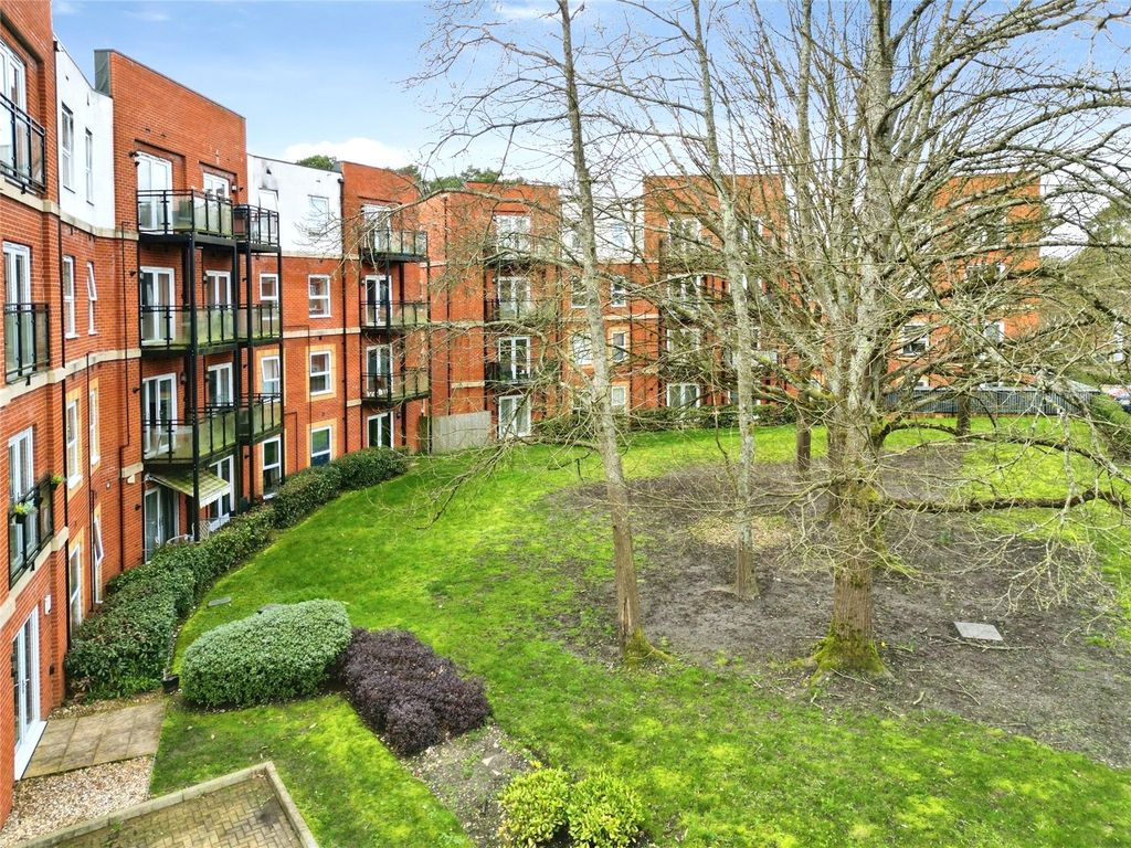 Property photo 1 of 14 Picture No. 05