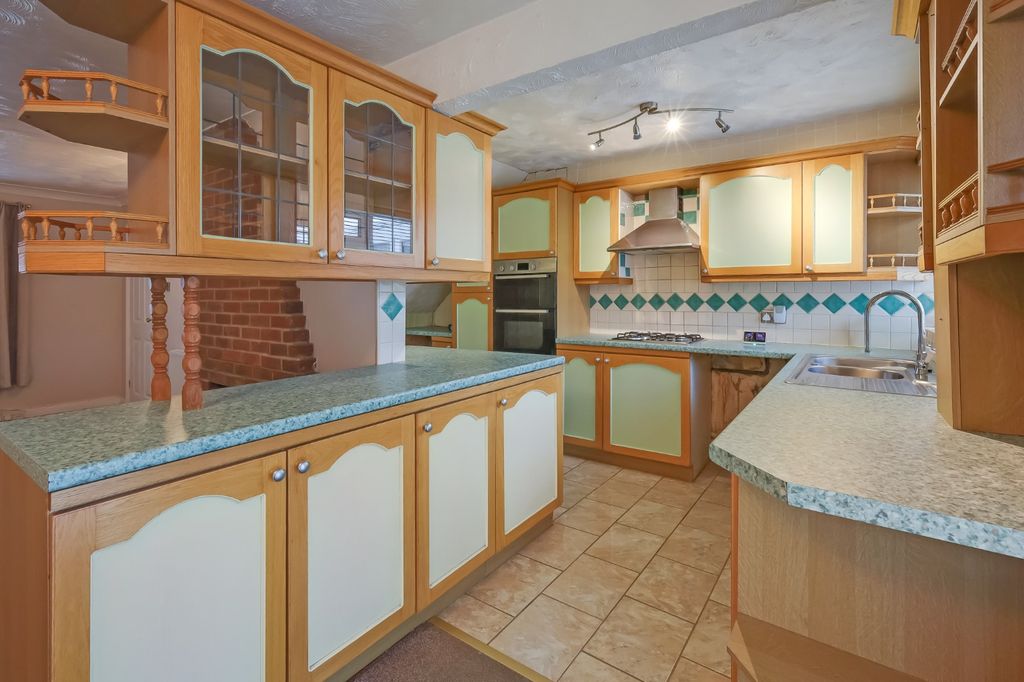 Property photo 3 of 18 4794274