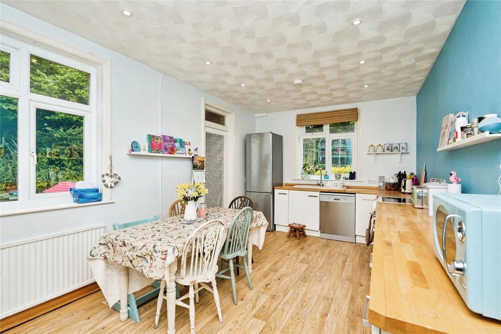 Property photo 2 of 24 Picture No. 06