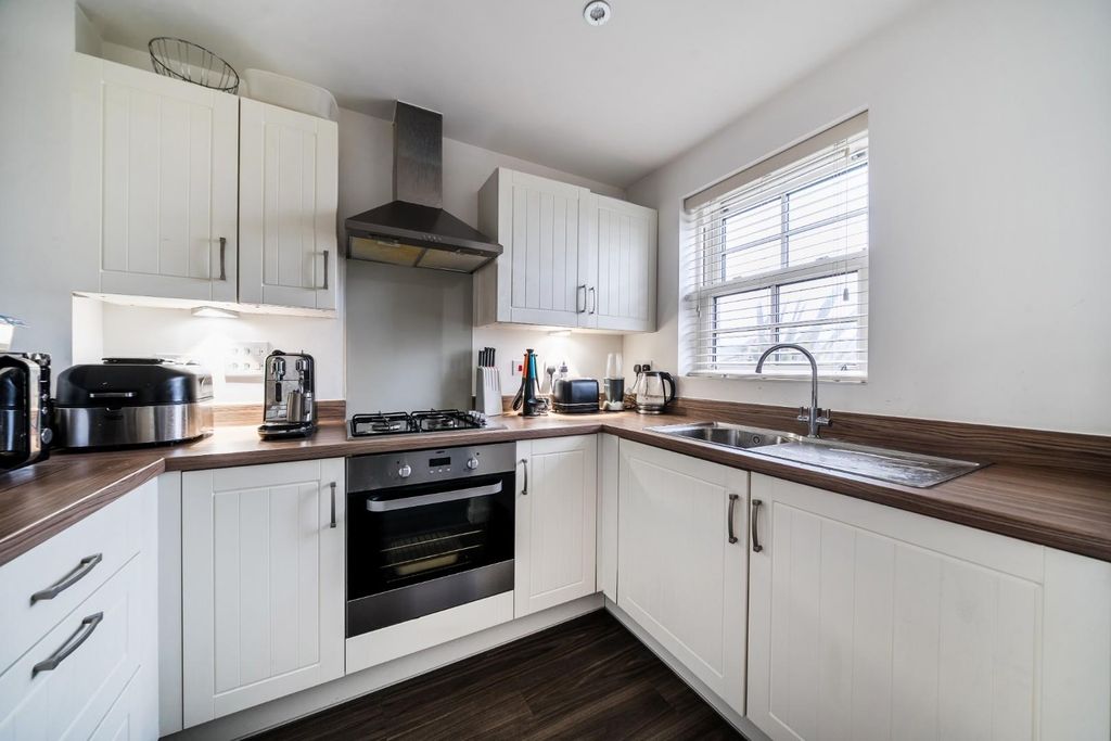 Property photo 1 of 15 1-6941748B547ee-1392858-10-694129Dd1cc0F-1.Jpg