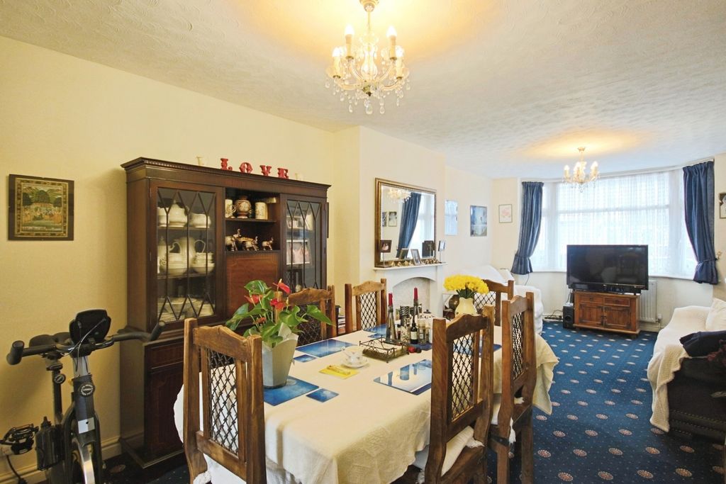 Property photo 2 of 17 Pbox-Img.Jpg