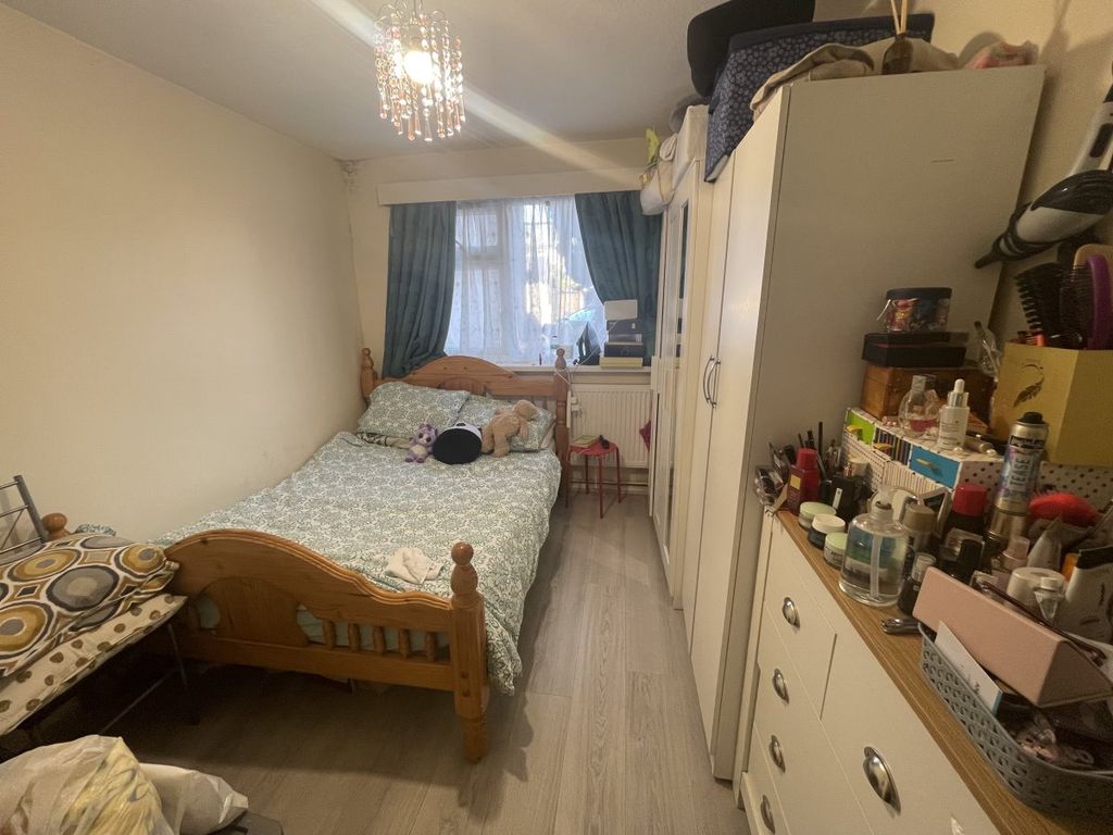 Property photo 2 of 8 Gallery