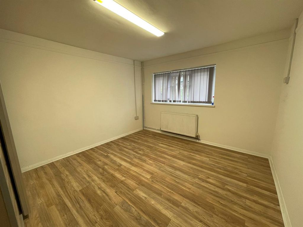 Property photo 3 of 8 47Fb3F04-3Fd7-44B3-B366-d4B371311F13.Jpg