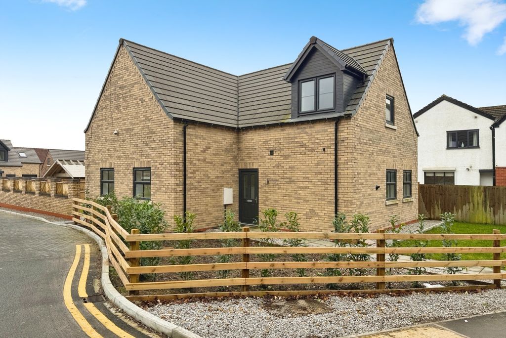 Property photo 1 of 9 4831190