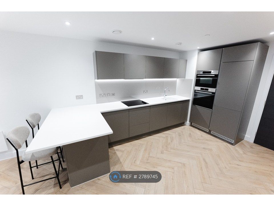 Property photo 2 of 33