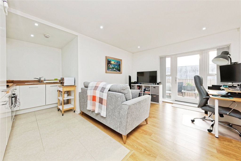 Property photo 3 of 11 Picture No. 20