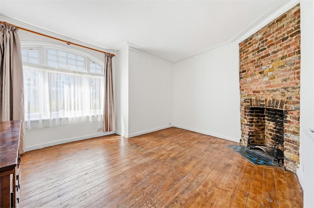 Property photo 3 of 8 Living Room