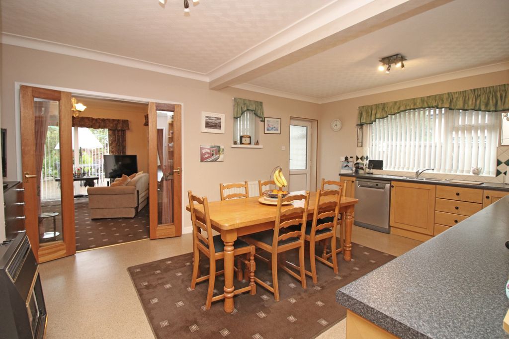 Property photo 2 of 30