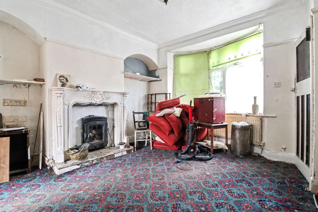 Property photo 2 of 12