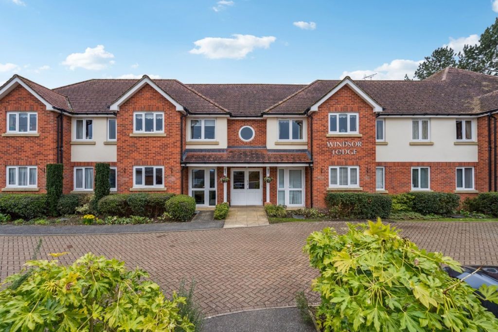 Property photo 1 of 12