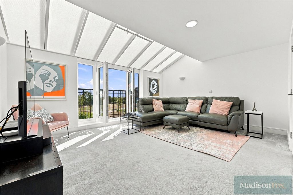 Property photo 3 of 34 Picture No. 09