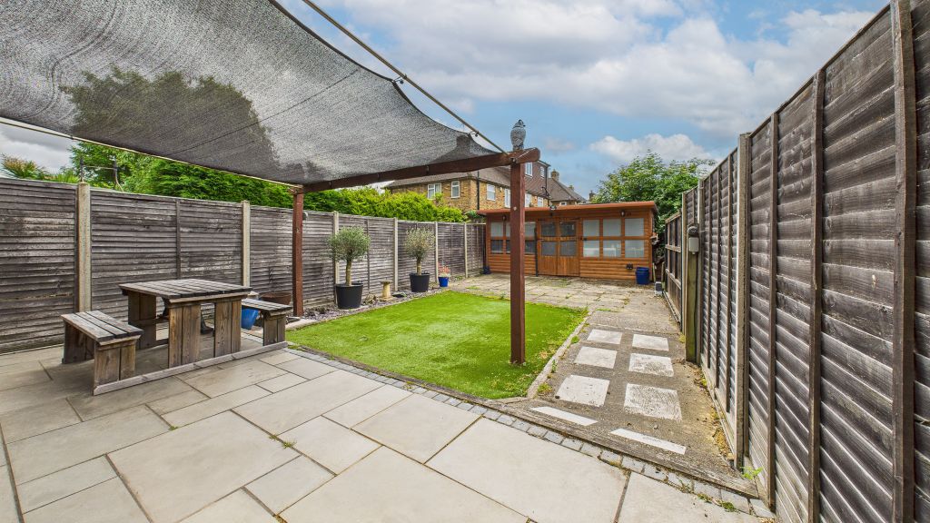 Property photo 3 of 22 Park Road East-28