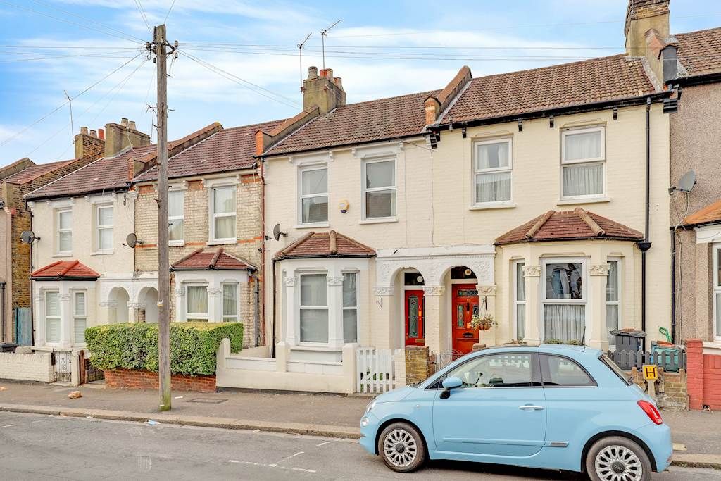 Property photo 1 of 9 09-F89Cjhhgll - 12 Thirsk Road - 43-Small