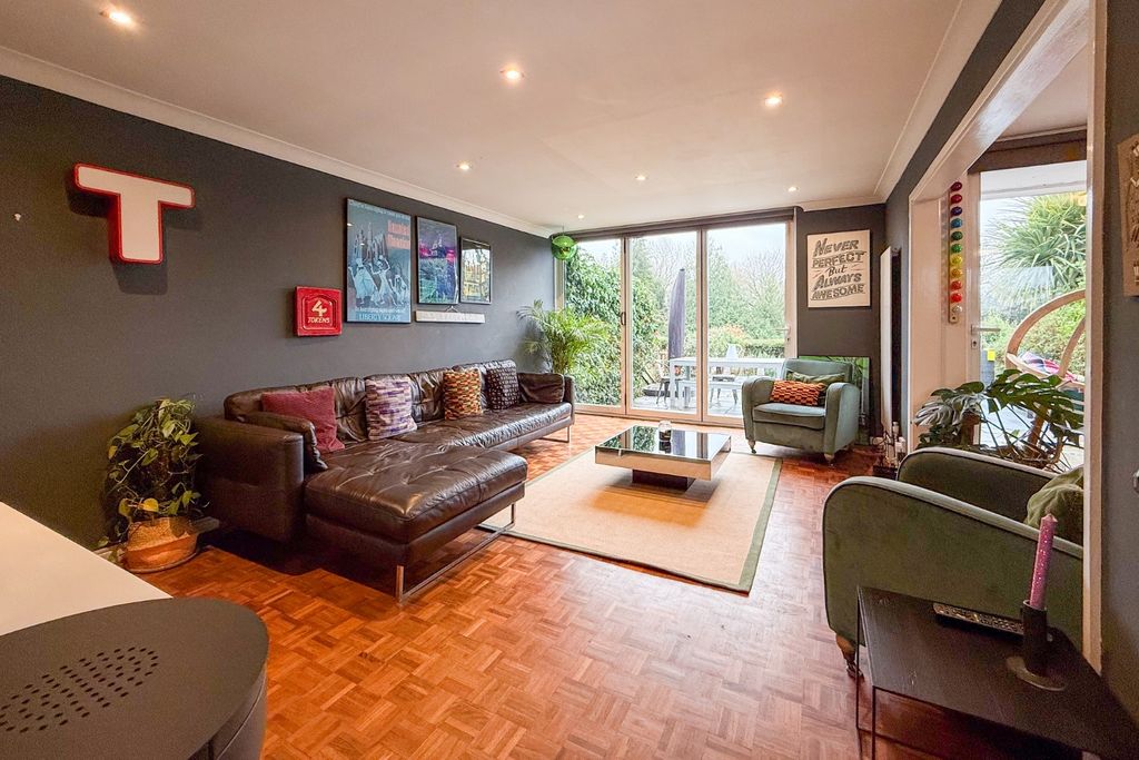 Property photo 3 of 23 4794956