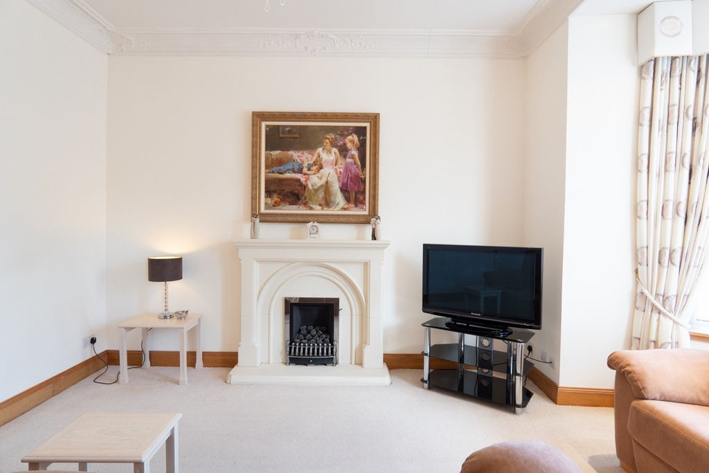 Property photo 3 of 45