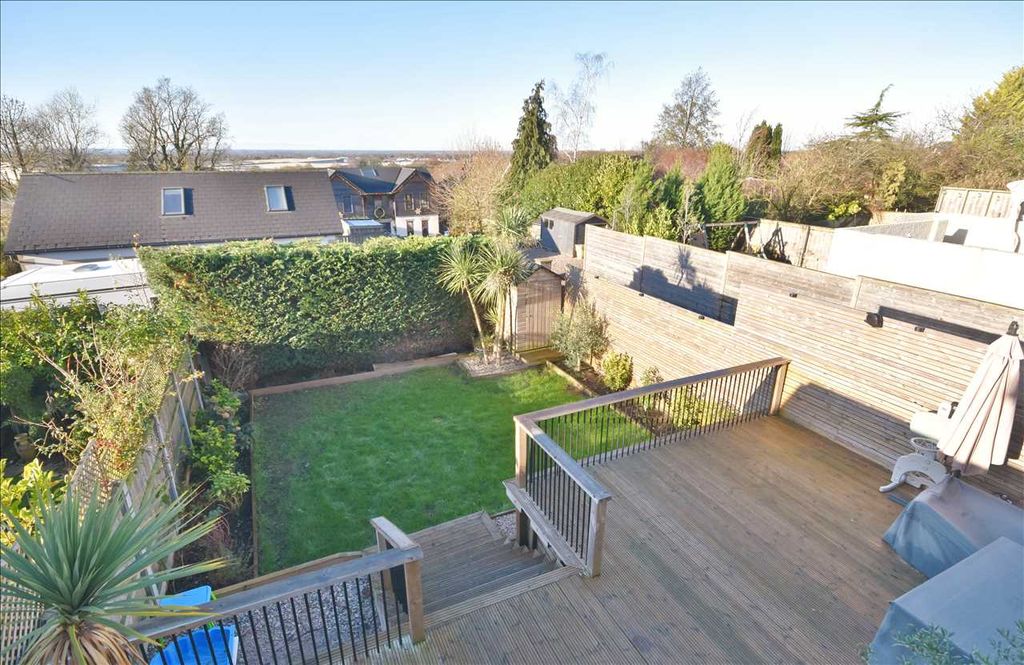 Property photo 2 of 25